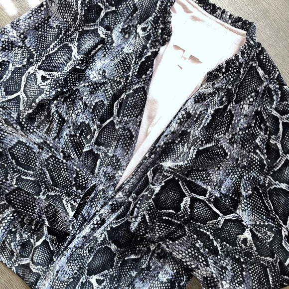 Rebecca Taylor Snake Print Velvet Blazer Jacket Size Small Bold Confident zip - Picture 3 of 8
